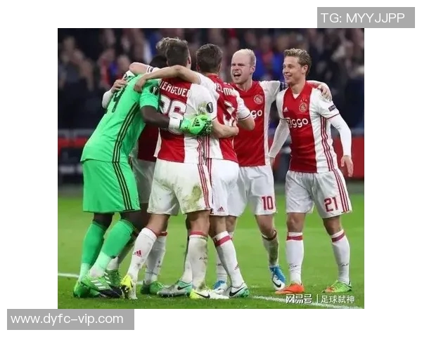 海伦芬与埃门激战正酣比分揭晓精彩瞬间回顾